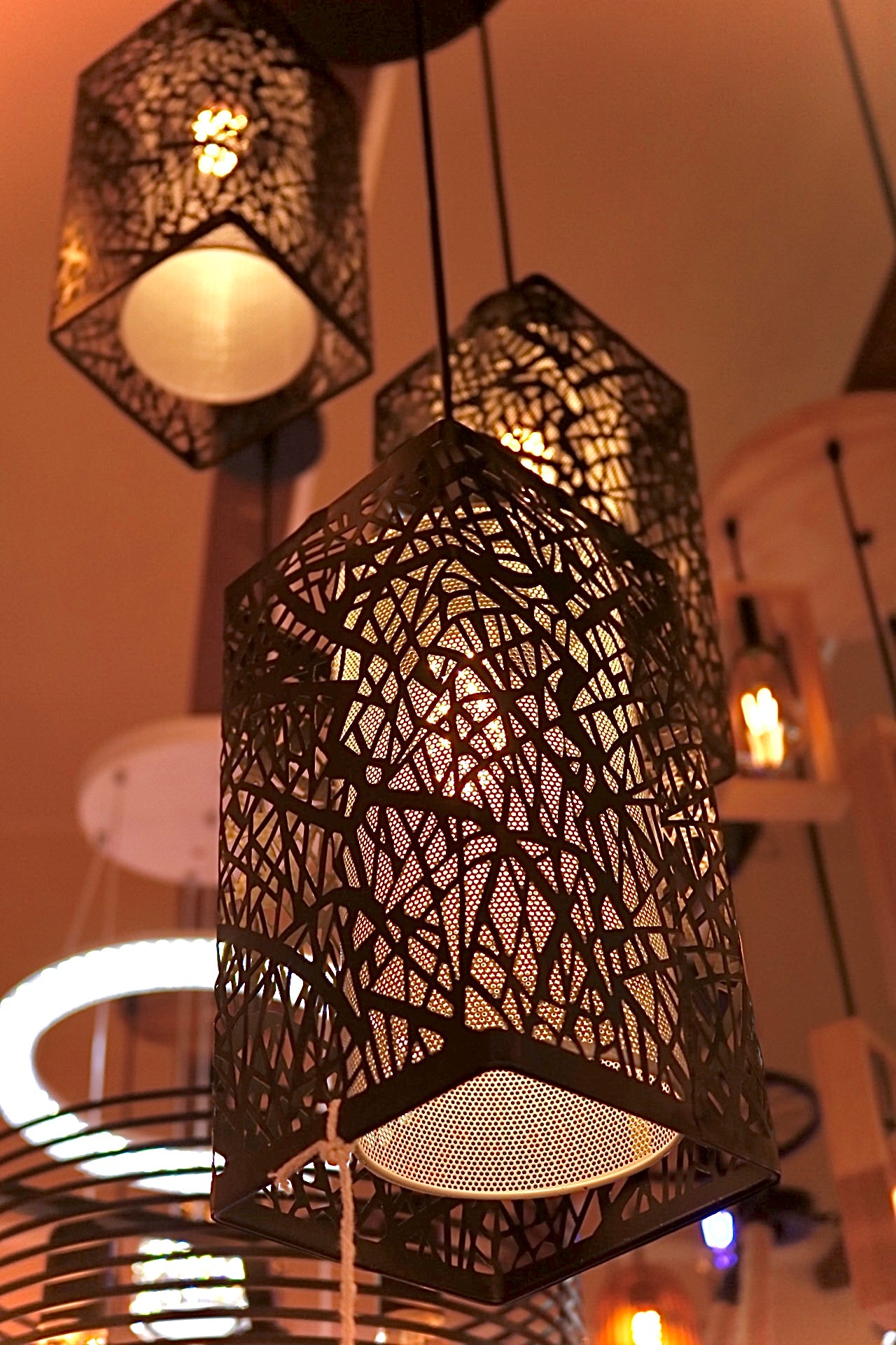 PENDANT LIGHT H103