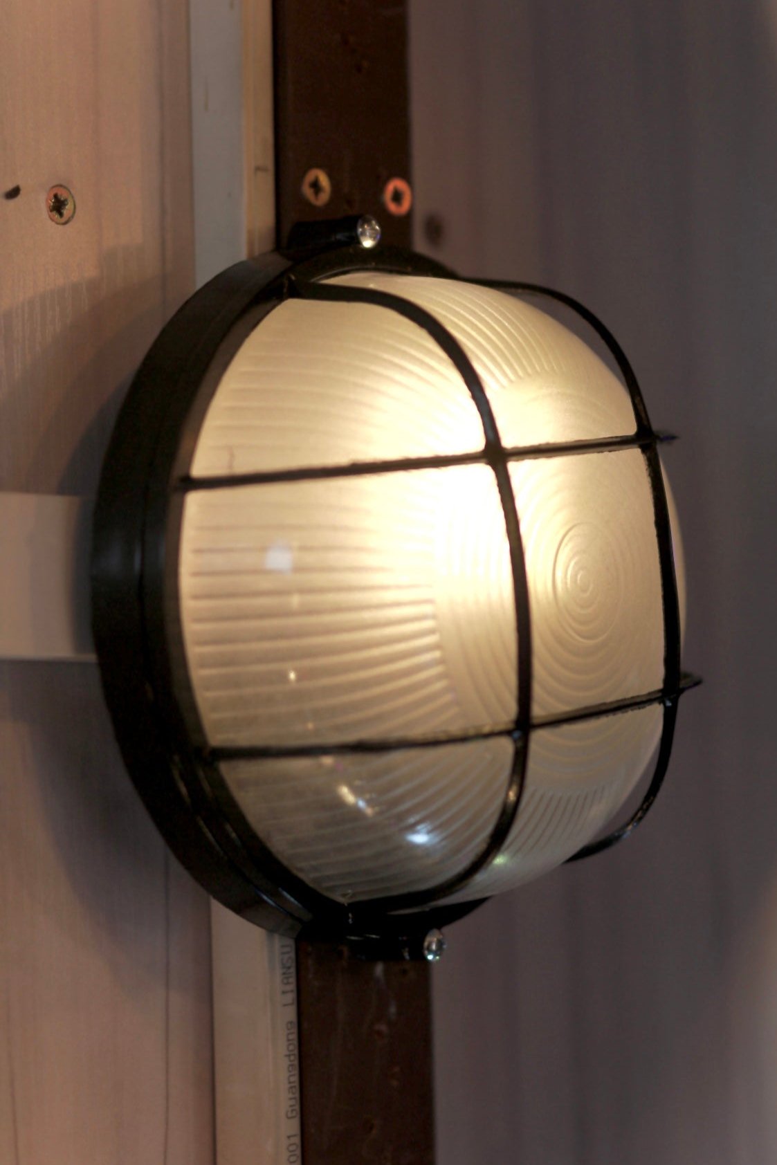 BULKHEAD ROUND BULB